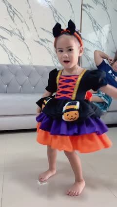 Child Halloween Dress Spin and Play Try-On — illustrative cover